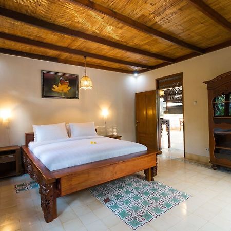 Bali Royal Heritage Villas Seminyak  Exterior photo